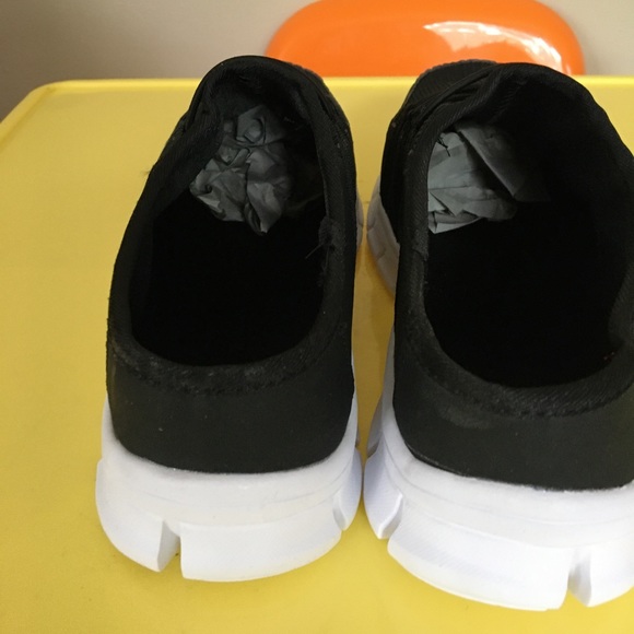 Womens Bungee Slippers - Picture 4 of 4